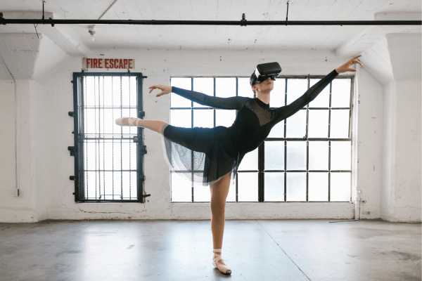 REALIDADE VIRTUAL NO ESPORTE: TREINAMENTOS, SIMULAÇÕES E EXPERIÊNCIAS DE FÃS.